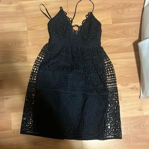 Dress cropped right above knee on 5’5 girl